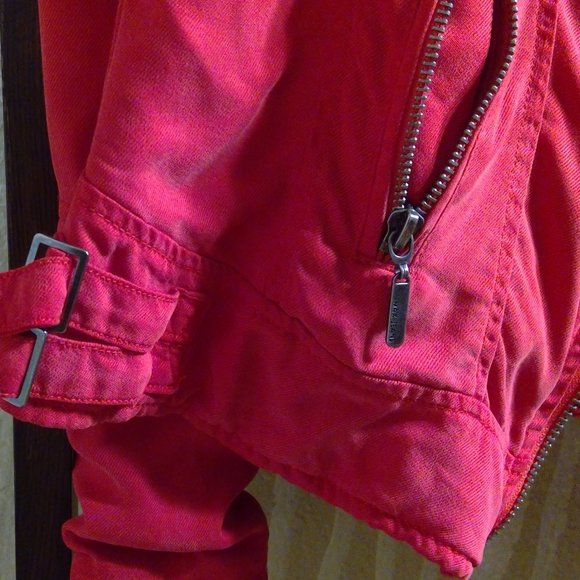 Red Jacket - Picture 3 of 6